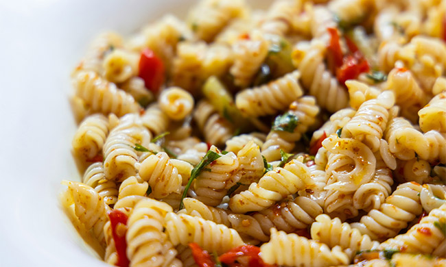 Pack Pasta Salad in a Jar for a Taste of Summer in School Lunches