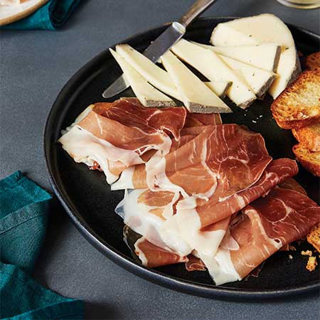 Easy, Elegant Charcuterie Boards for Effortless Holiday Hosting